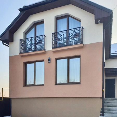 Apartment Sweethome 1 Free Parking Uzjhorod Eksteriør billede