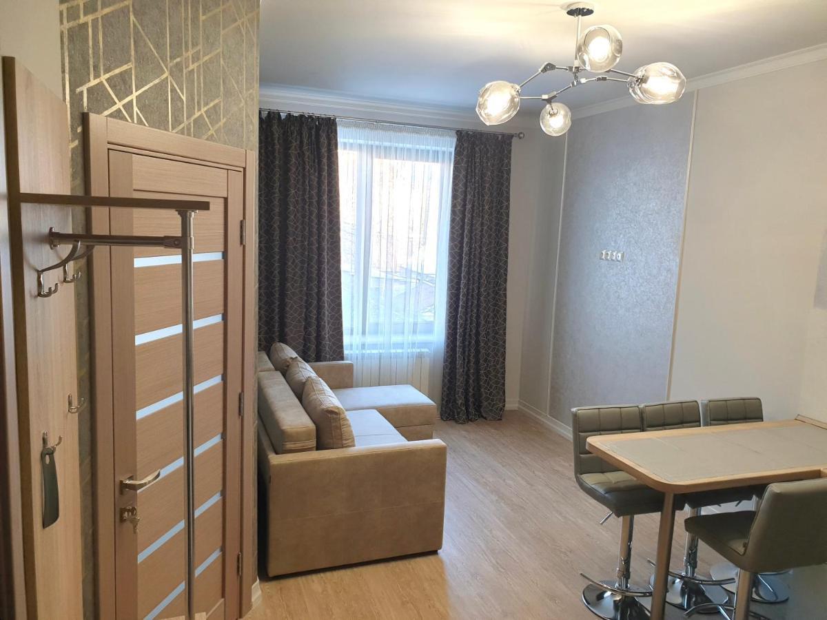 Apartment Sweethome 1 Free Parking Uzjhorod Eksteriør billede